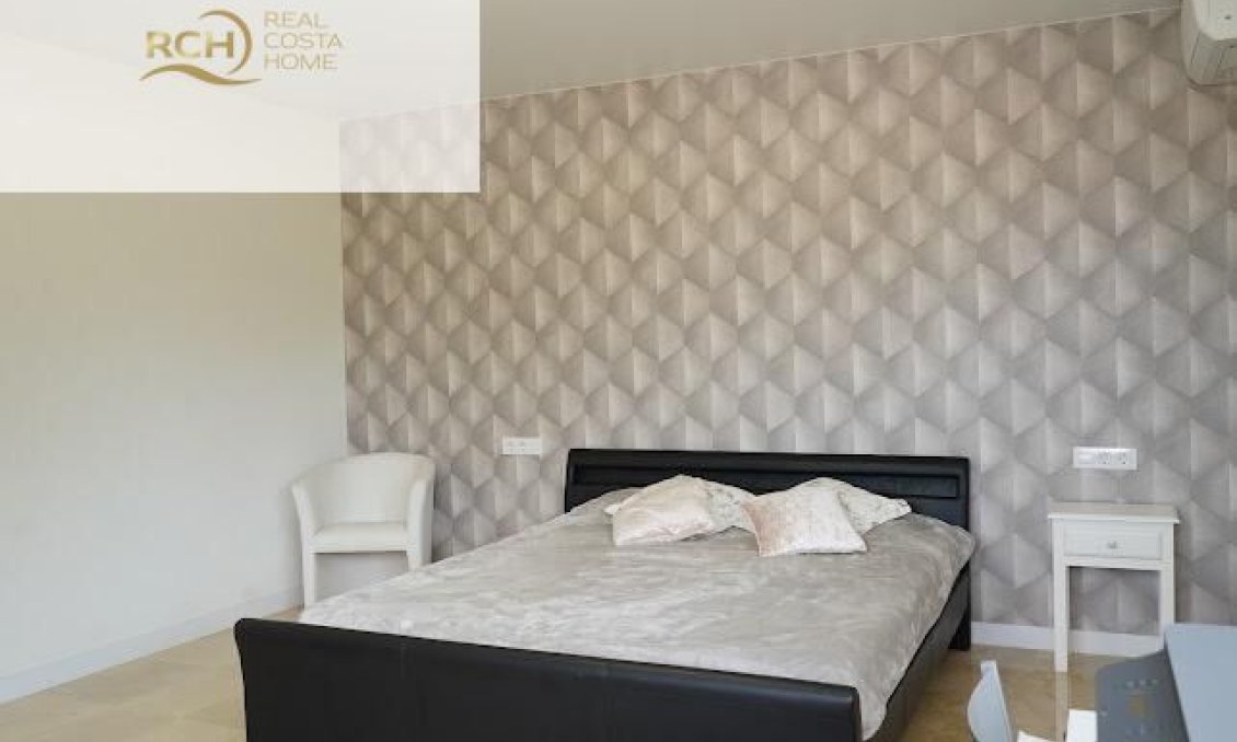 Wiederverkauf - Villa -
La Nucía - Montebello - Nou Espai