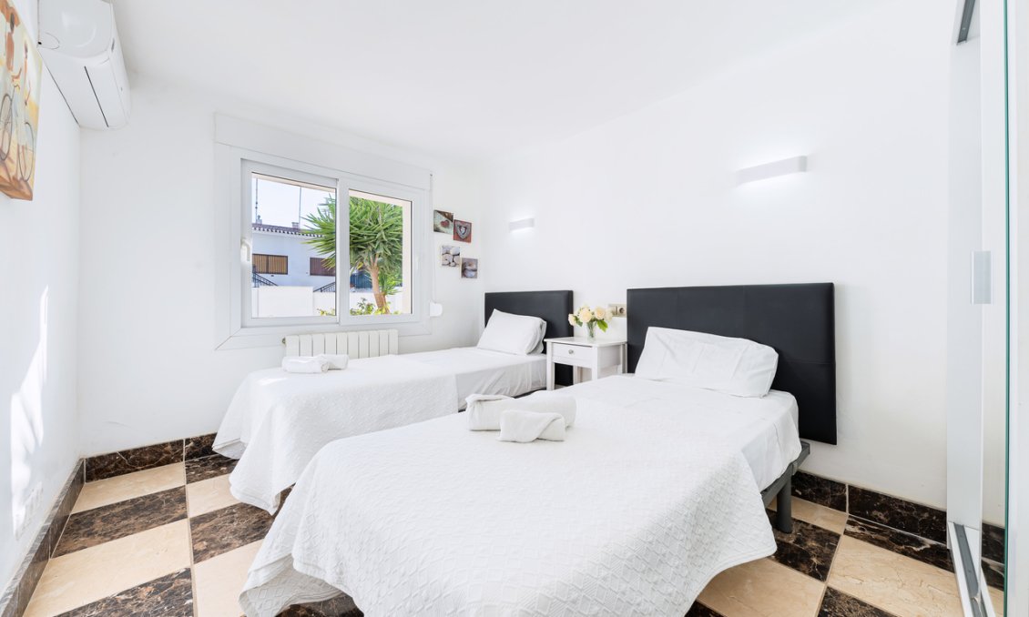 Wiederverkauf - Villa -
Dehesa de Campoamor - Costa Blanca