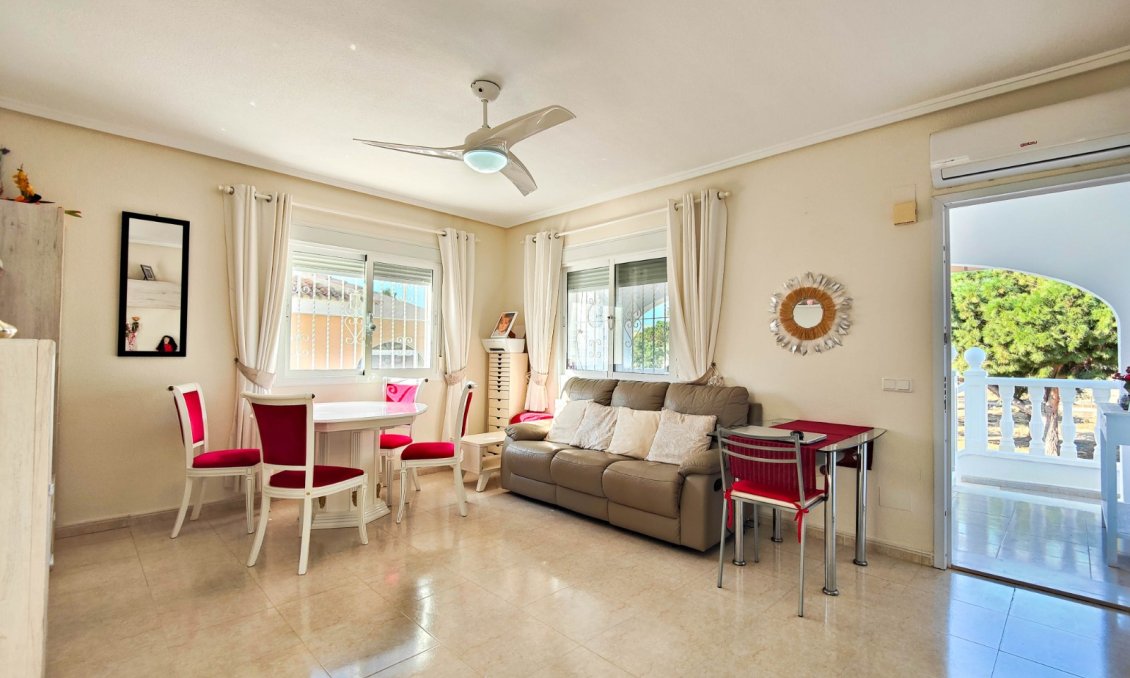 Resale - Villa -
Ciudad Quesada - Costa Blanca