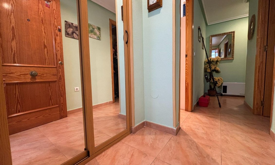 Resale - Apartment -
Torrevieja - Playa de los Locos