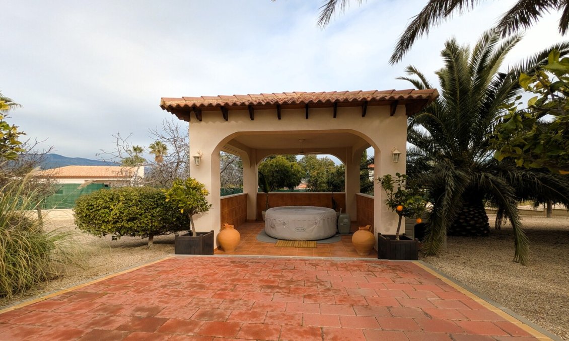 Resale - Villa -
Campos del Río