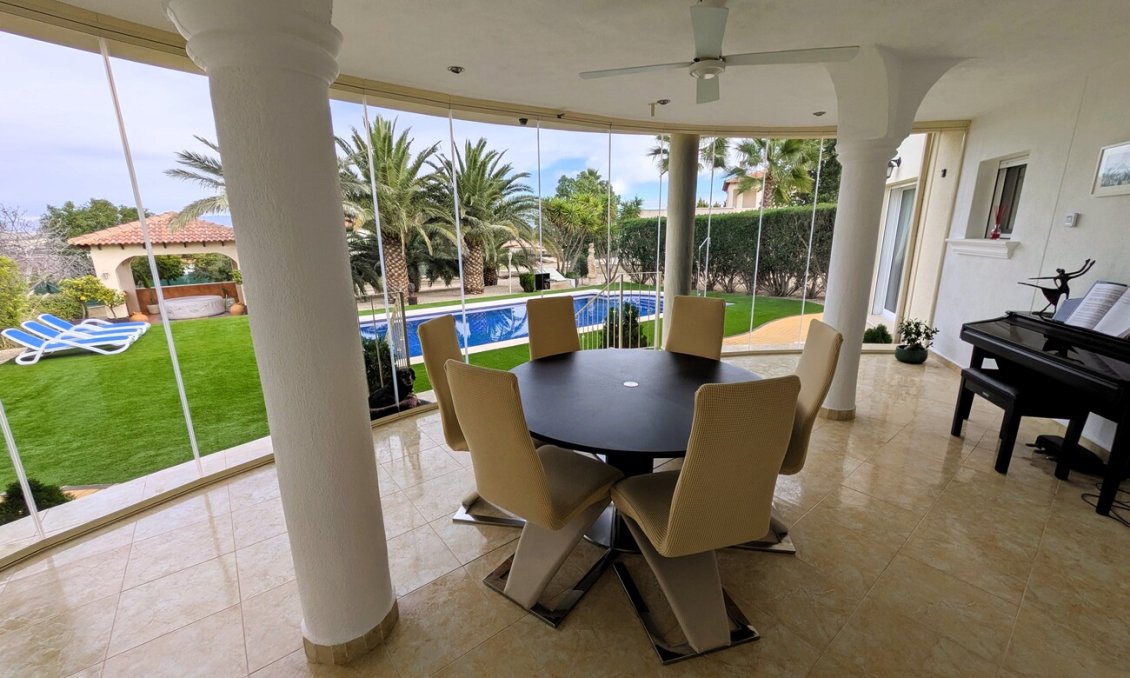 Resale - Villa -
Campos del Río