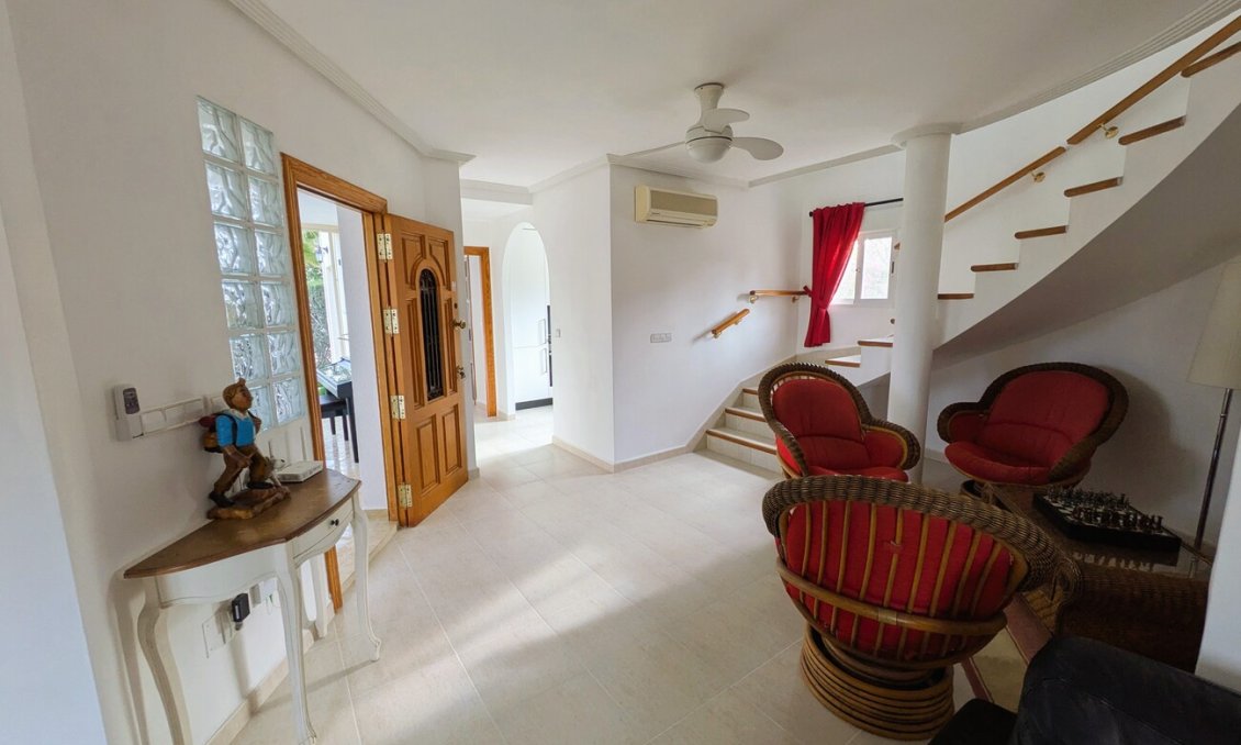 Resale - Villa -
Campos del Río