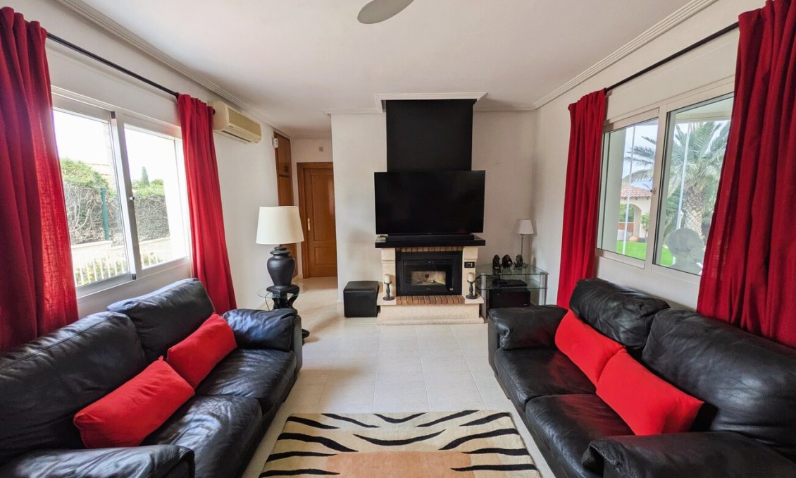 Resale - Villa -
Campos del Río