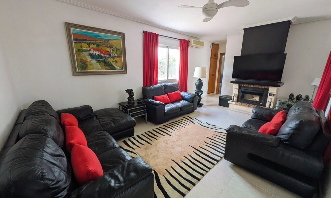 Resale - Villa -
Campos del Río