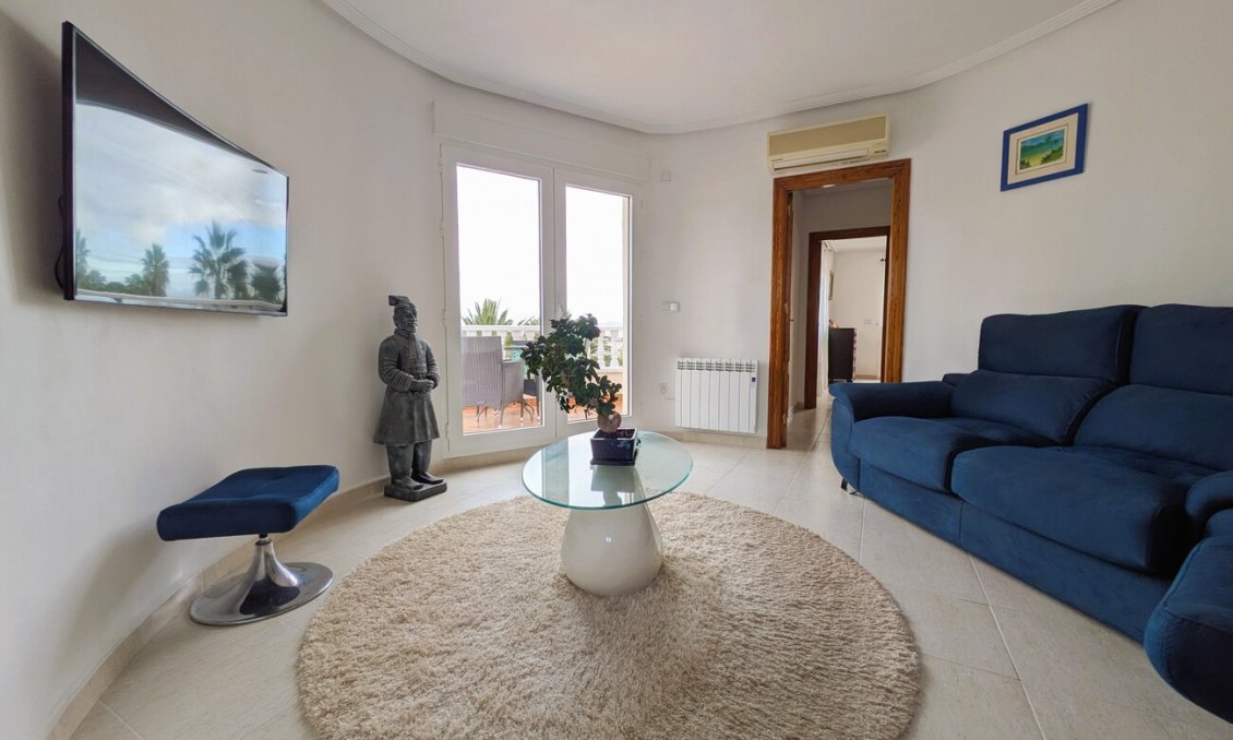 Resale - Villa -
Campos del Río