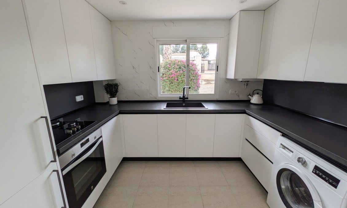 Resale - Villa -
Campos del Río