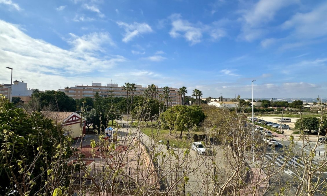 Resale - Apartment -
Torrevieja - Costa Blanca