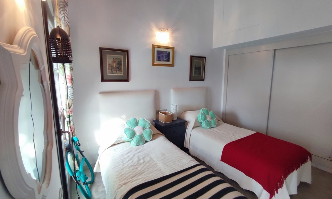 Revente - Villa -
Peraleja Golf - Inland