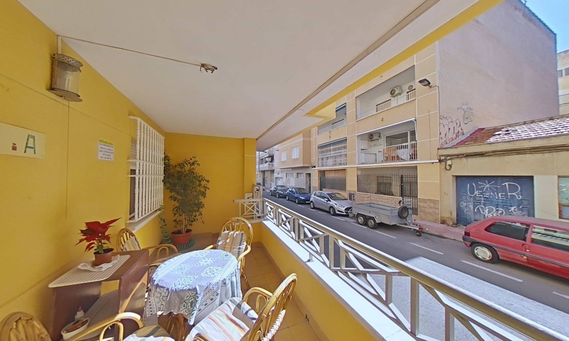 Használt Ingatlanok - Apartman -
Torrevieja - Estacion De Autobuses