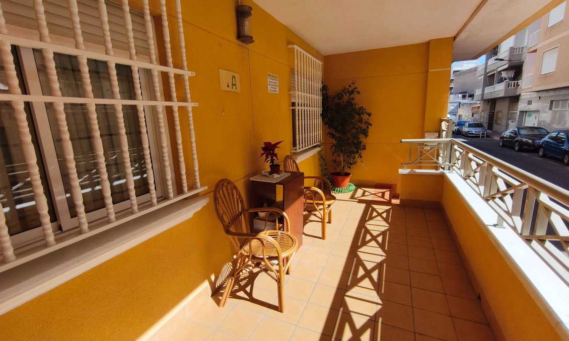 Használt Ingatlanok - Apartman -
Torrevieja - Estacion De Autobuses