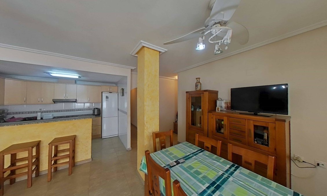 Használt Ingatlanok - Apartman -
Torrevieja - Estacion De Autobuses