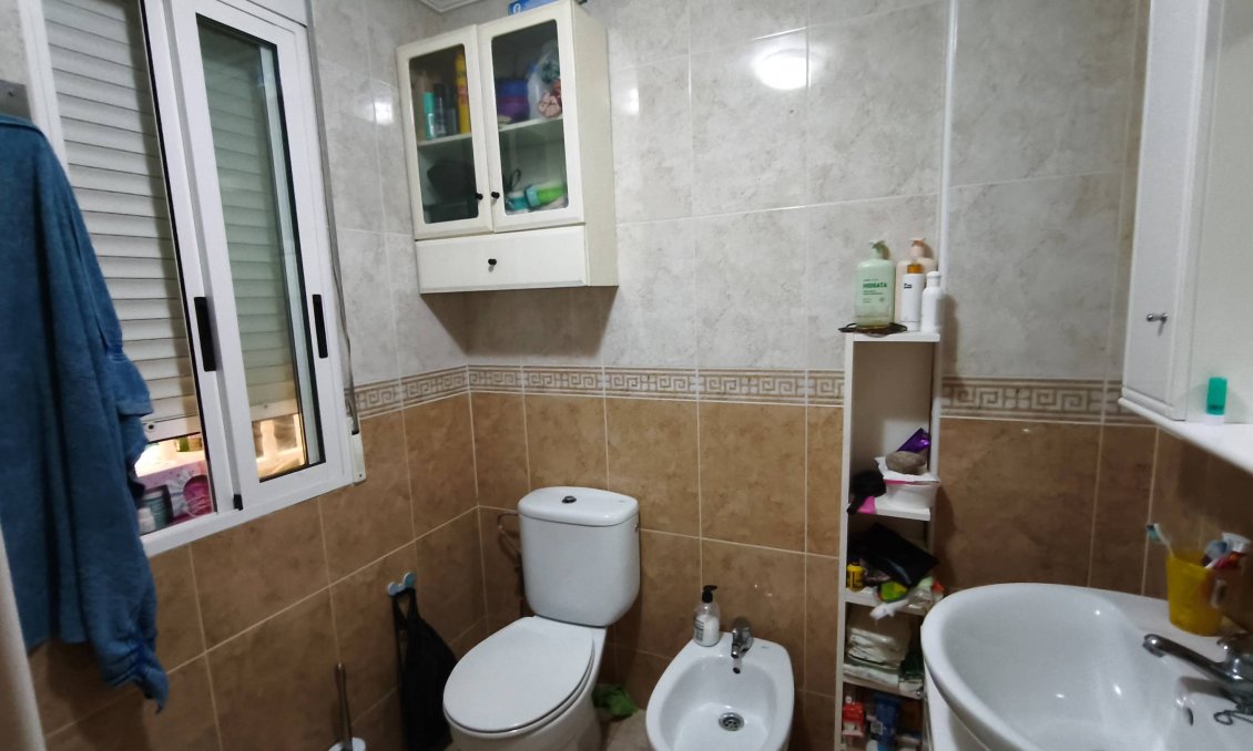 Használt Ingatlanok - Apartman -
Torrevieja - Estacion De Autobuses