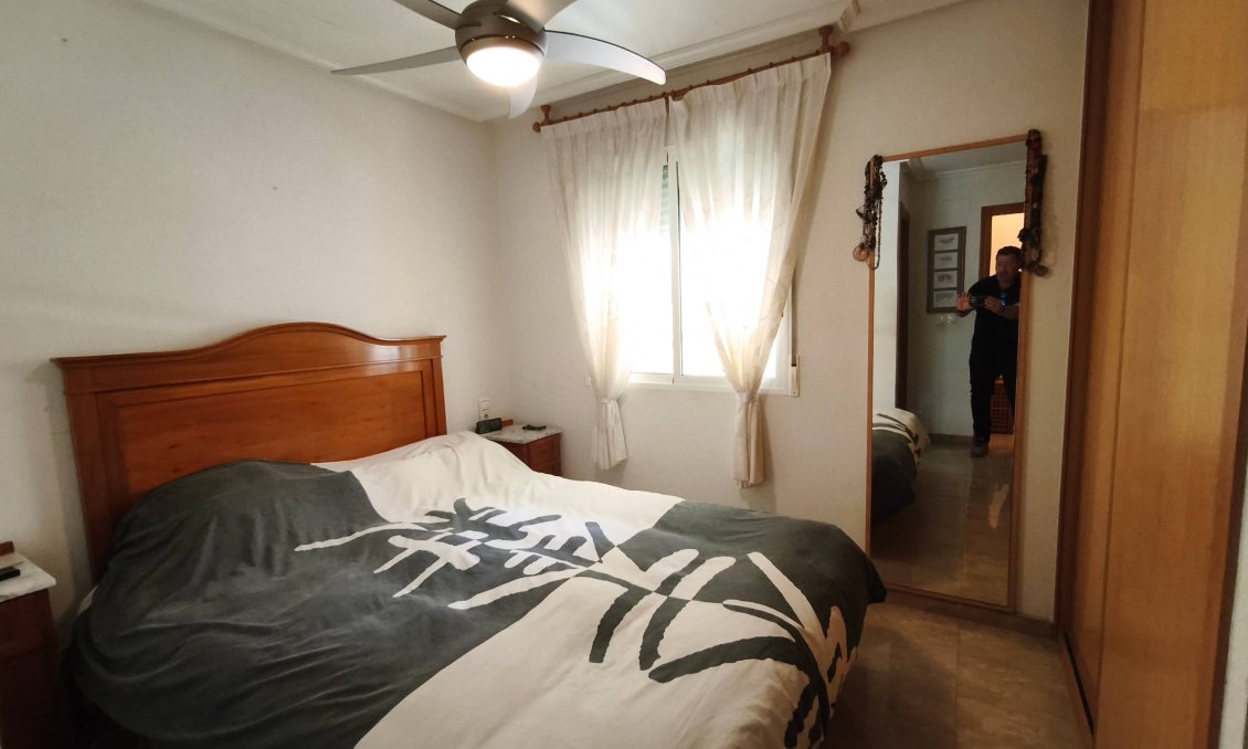 Használt Ingatlanok - Apartman -
Torrevieja - Estacion De Autobuses