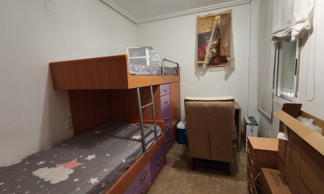 Használt Ingatlanok - Apartman -
Torrevieja - Estacion De Autobuses