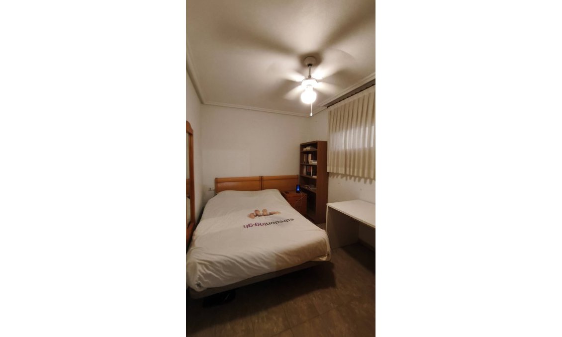 Használt Ingatlanok - Apartman -
Torrevieja - Estacion De Autobuses