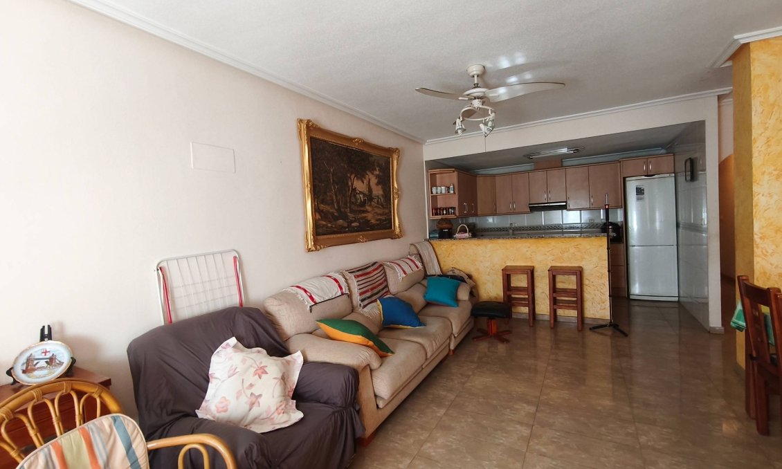 Használt Ingatlanok - Apartman -
Torrevieja - Estacion De Autobuses
