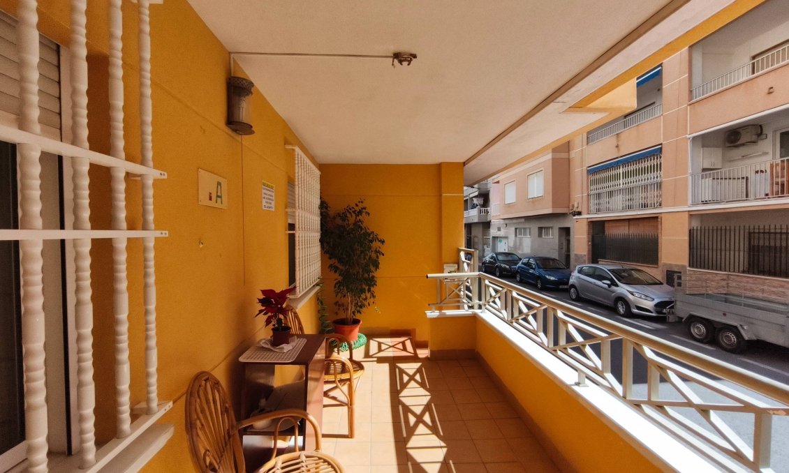 Használt Ingatlanok - Apartman -
Torrevieja - Estacion De Autobuses