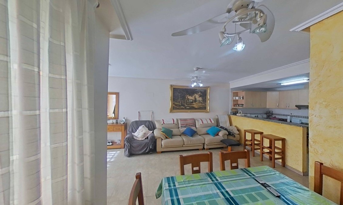 Használt Ingatlanok - Apartman -
Torrevieja - Estacion De Autobuses