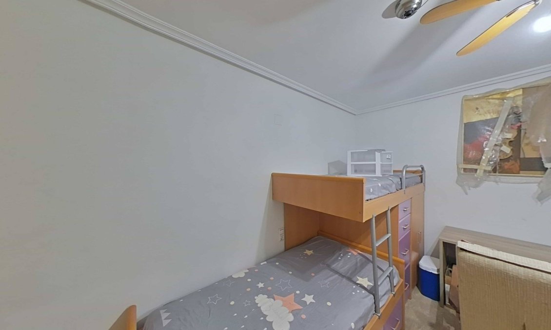 Használt Ingatlanok - Apartman -
Torrevieja - Estacion De Autobuses