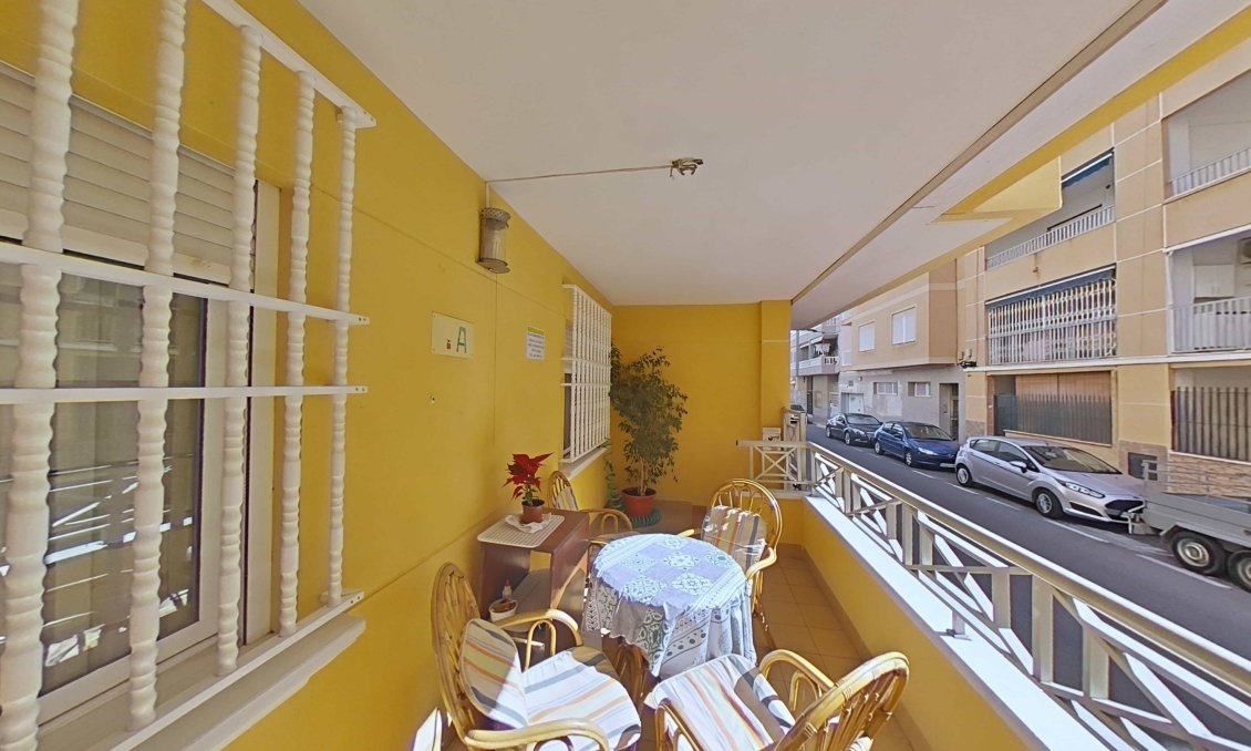 Használt Ingatlanok - Apartman -
Torrevieja - Estacion De Autobuses