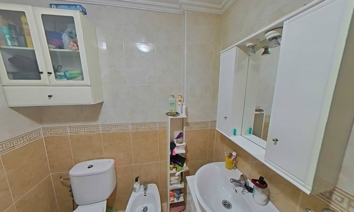 Használt Ingatlanok - Apartman -
Torrevieja - Estacion De Autobuses