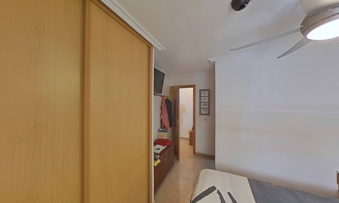 Használt Ingatlanok - Apartman -
Torrevieja - Estacion De Autobuses