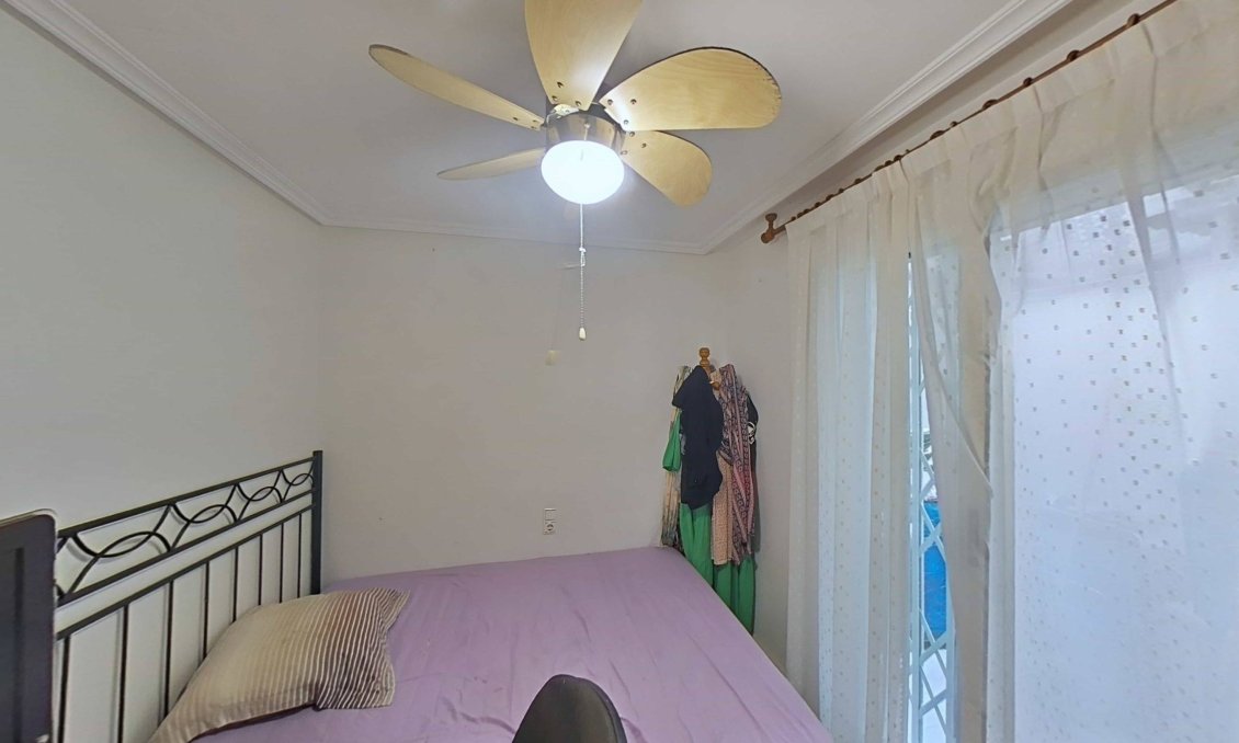 Használt Ingatlanok - Apartman -
Torrevieja - Estacion De Autobuses