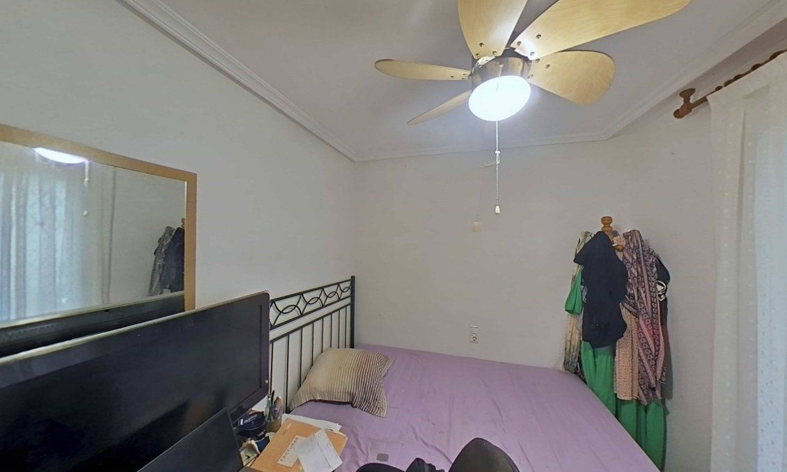 Használt Ingatlanok - Apartman -
Torrevieja - Estacion De Autobuses