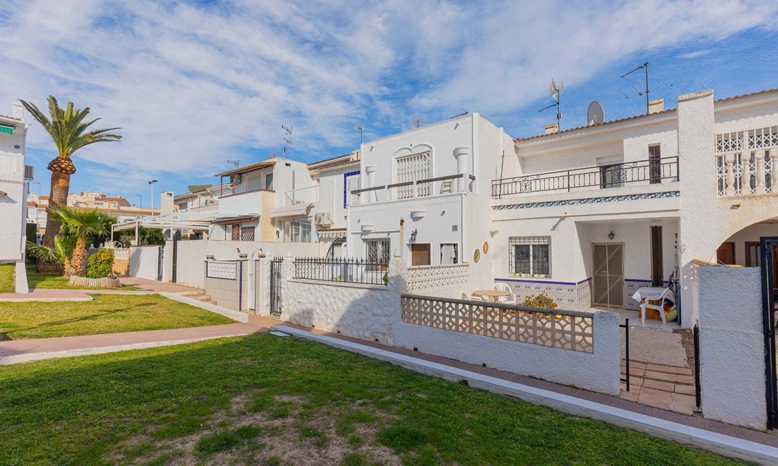 Revânzare - Town House -
Torrevieja - Calas Blanca