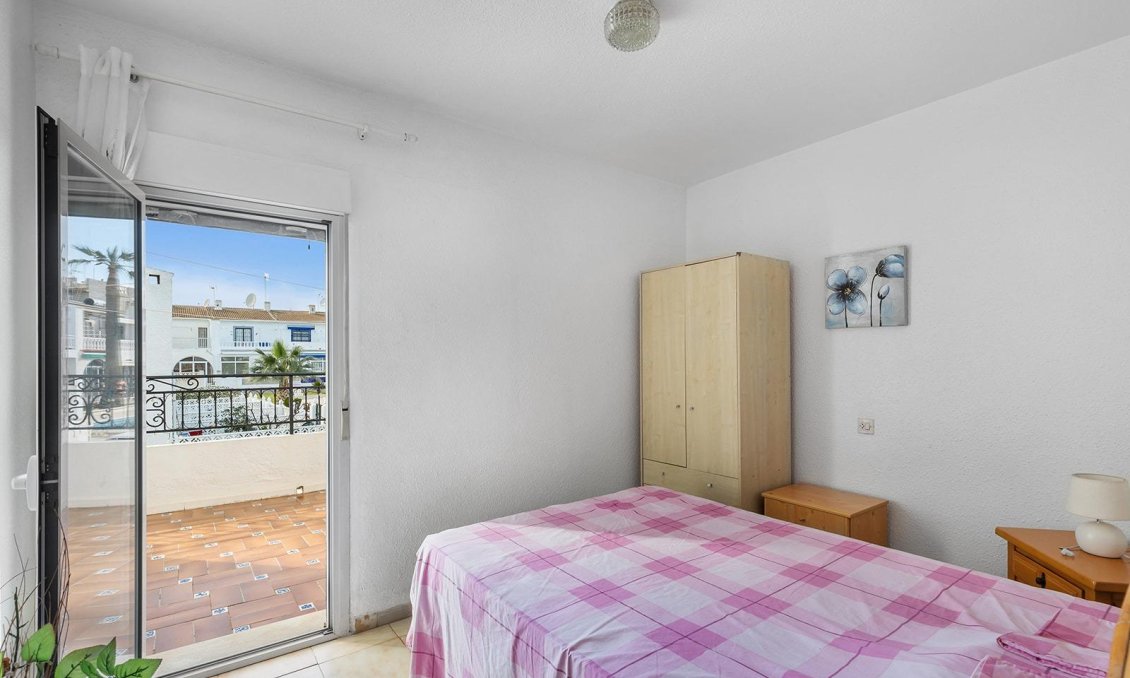 Revânzare - Town House -
Torrevieja - Calas Blanca