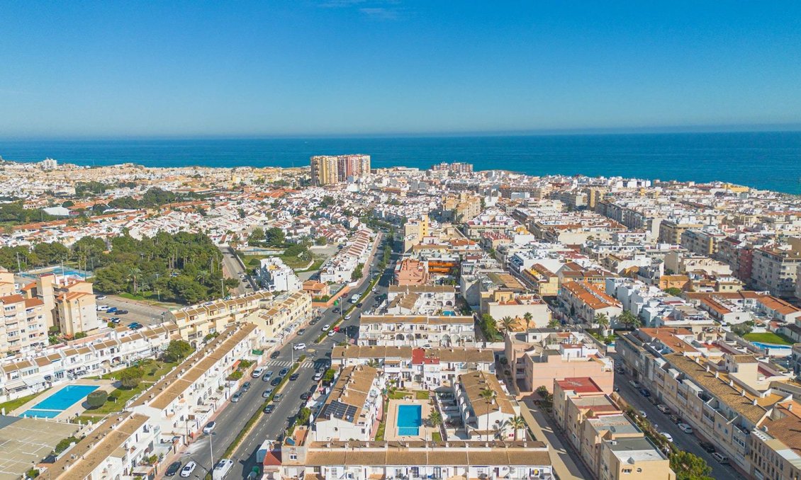 Revânzare - Town House -
Torrevieja - Calas Blanca
