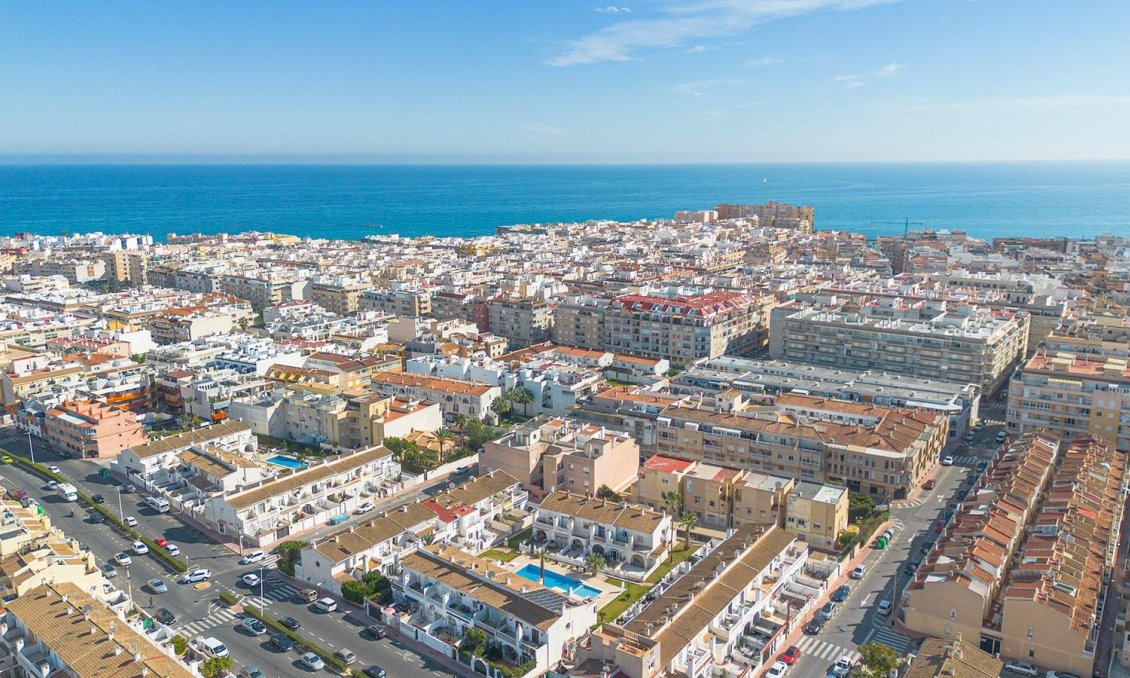 Revânzare - Town House -
Torrevieja - Calas Blanca