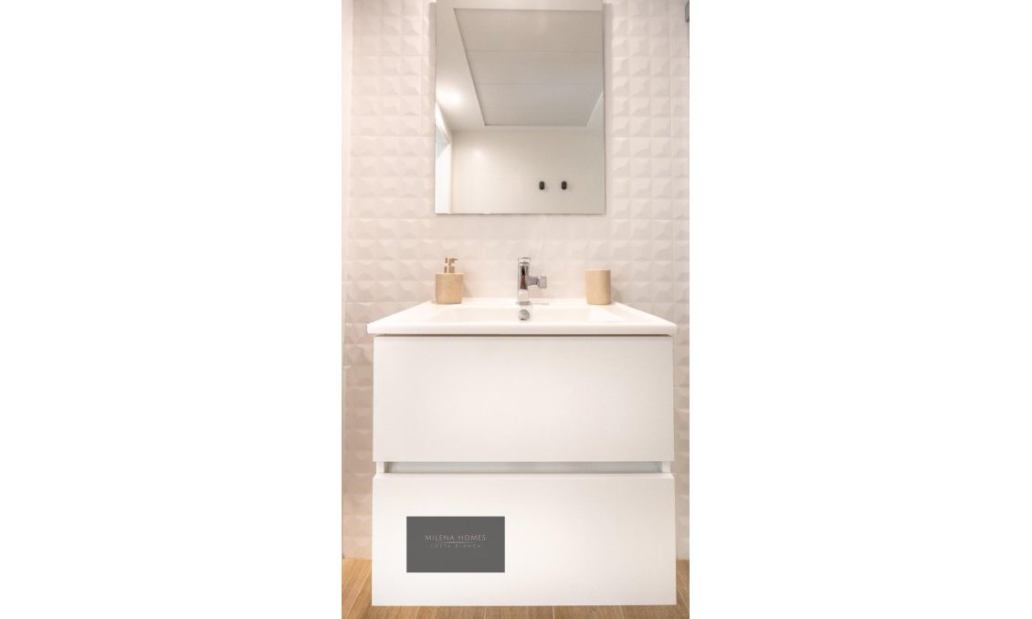 Segunda mano - Apartamento -
Torrevieja - Punta Prima