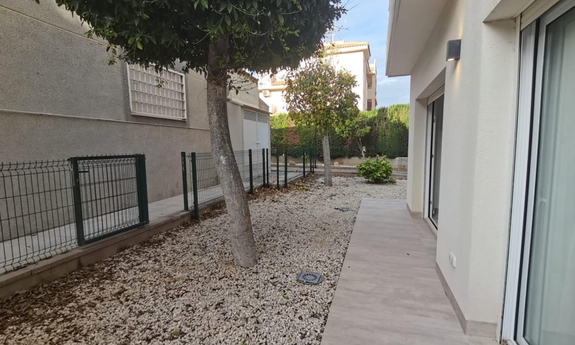 Segunda mano - Apartamento -
Torrevieja - Torreblanca