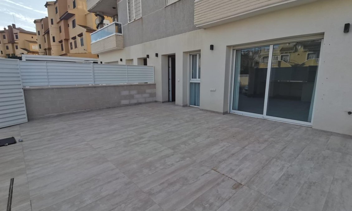 Segunda mano - Apartamento -
Torrevieja - Torreblanca