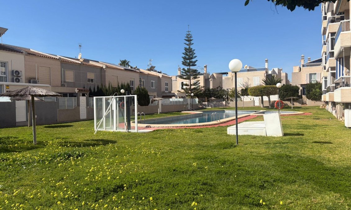 Segunda mano - Apartamento -
Torrevieja - Torreblanca