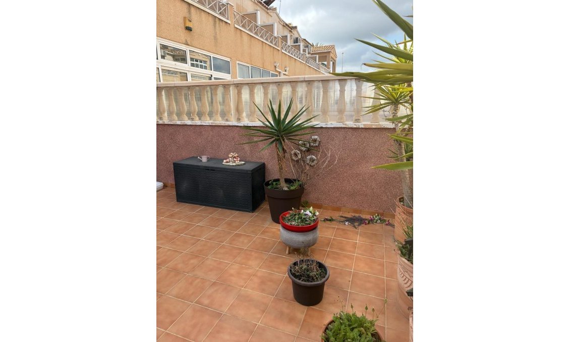 Resale - Bungalow -
Orihuela Costa - Los Almendros-la Florida