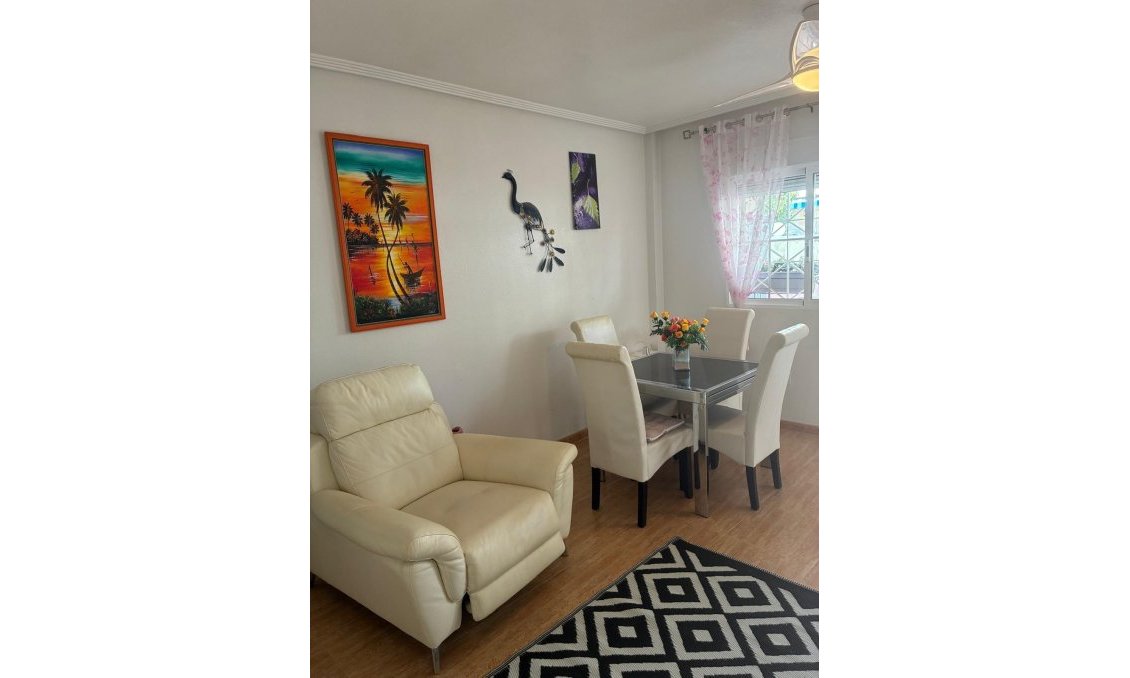 Resale - Bungalow -
Orihuela Costa - Los Almendros-la Florida