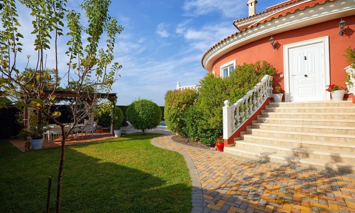 Resale - Villa -
Rojales - Inland