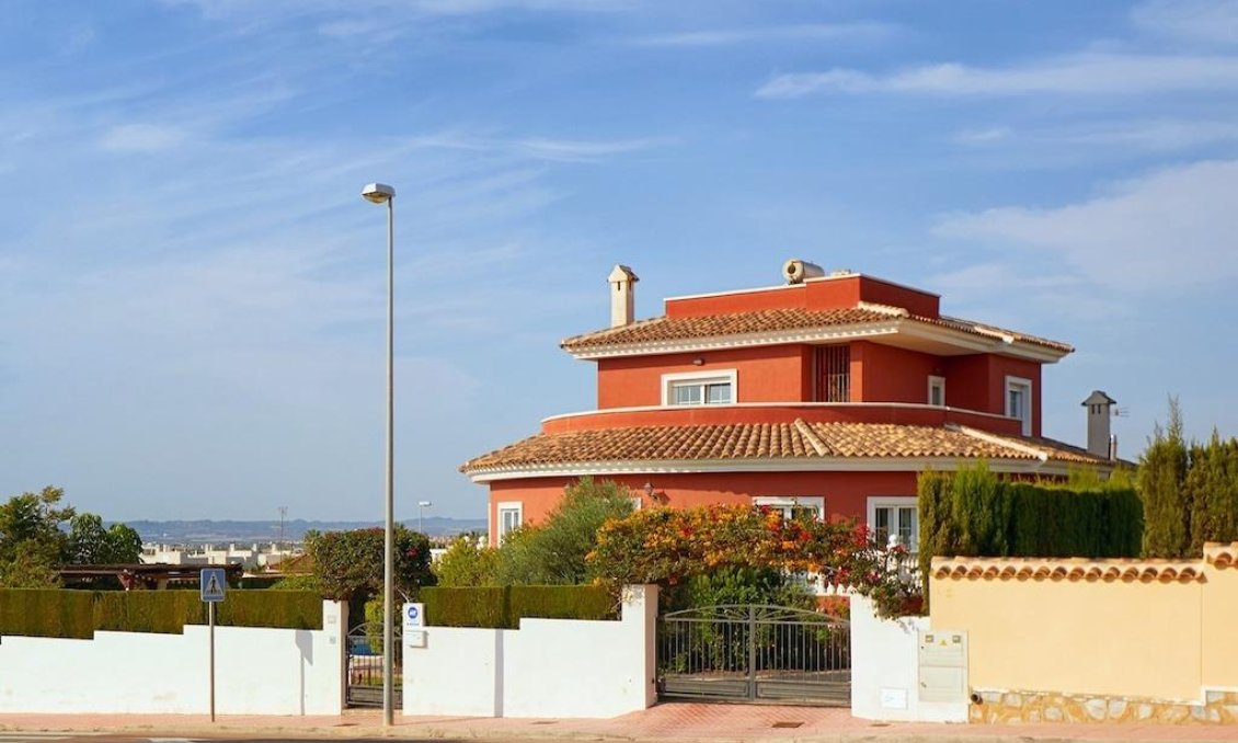 Resale - Villa -
Rojales - Inland
