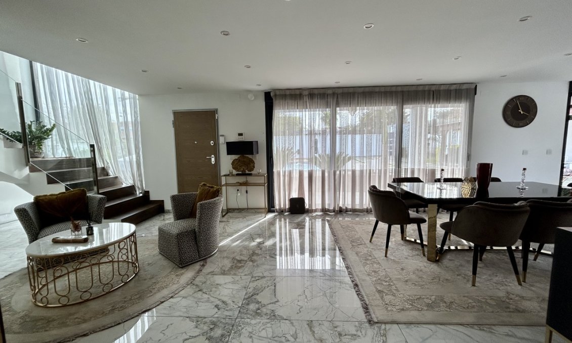 Resale - Villa -
Los Balcones - Costa Blanca