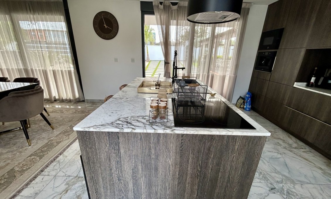 Resale - Villa -
Los Balcones - Costa Blanca