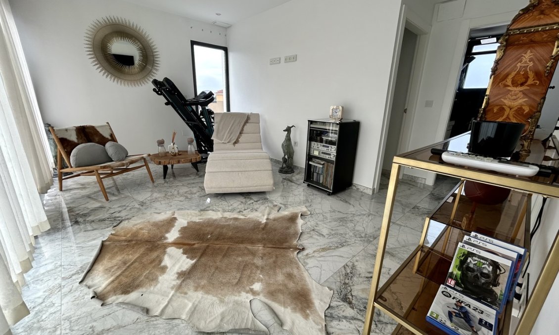 Resale - Villa -
Los Balcones - Costa Blanca