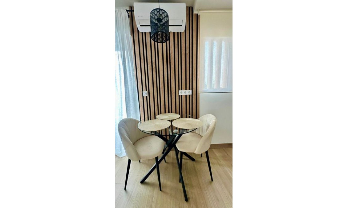 Használt Ingatlanok - Apartman -
Torrevieja - Costa Blanca