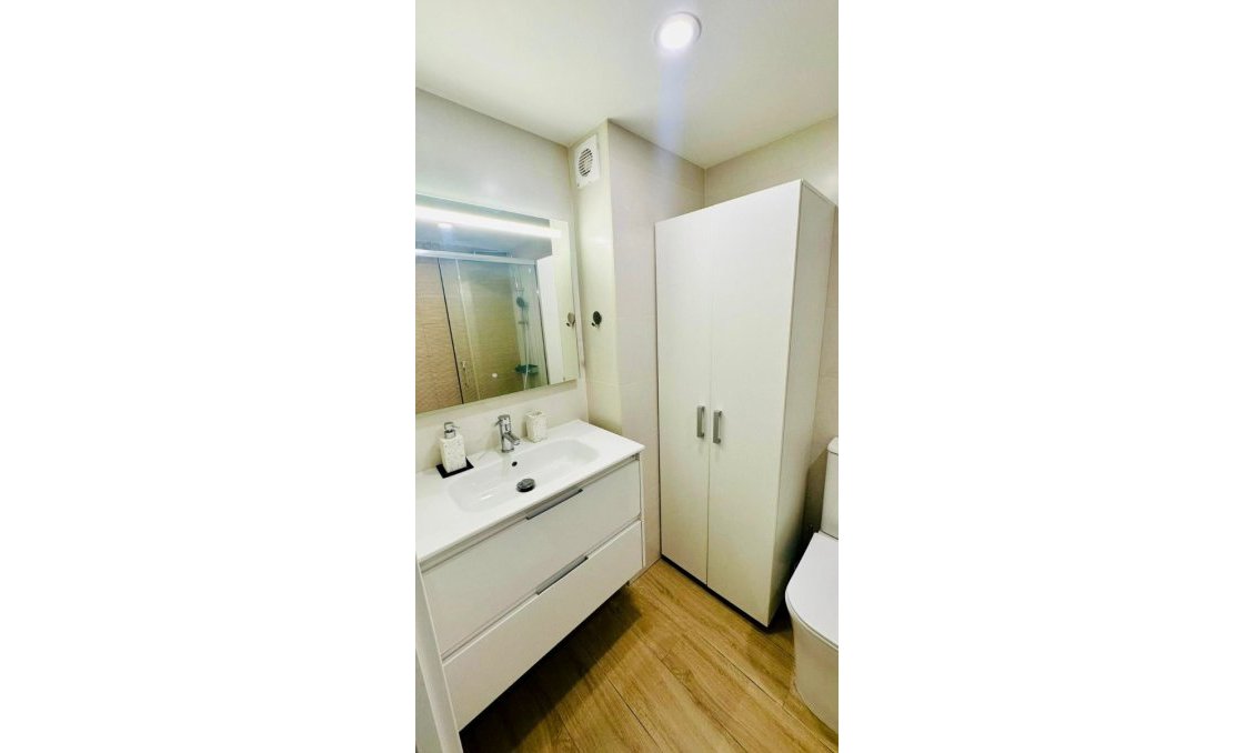 Használt Ingatlanok - Apartman -
Torrevieja - Costa Blanca