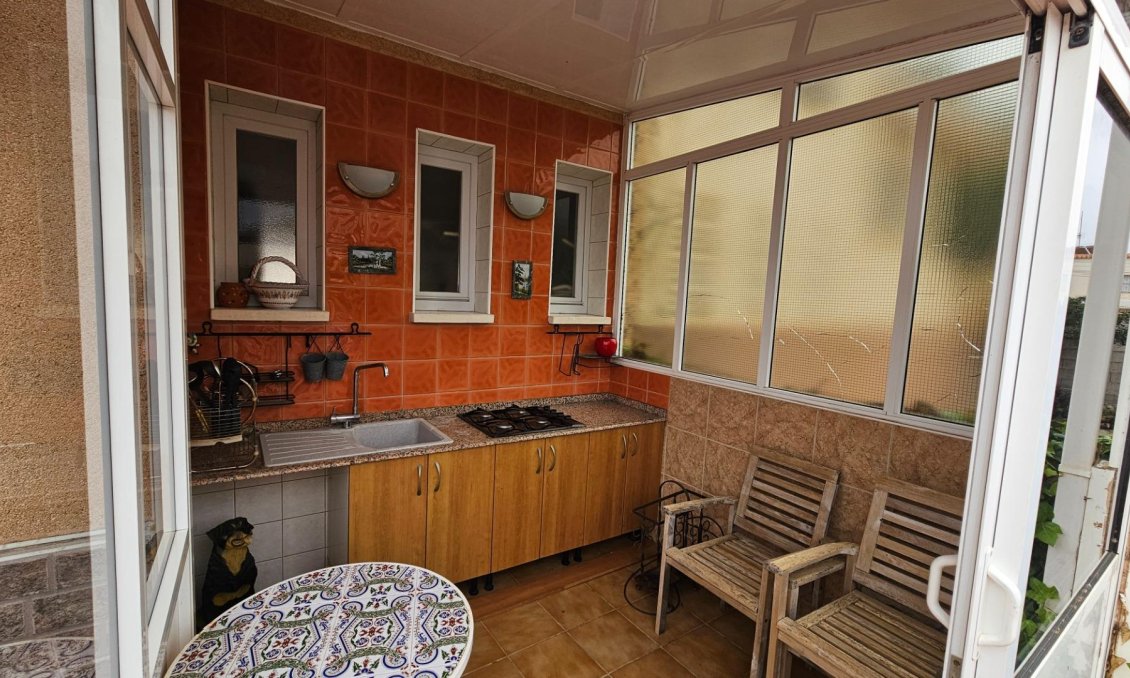 Resale - Villa -
Torrevieja - El Chaparral