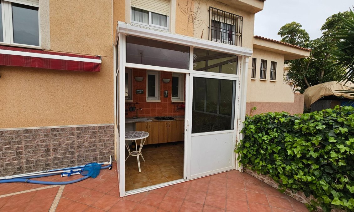 Resale - Villa -
Torrevieja - El Chaparral