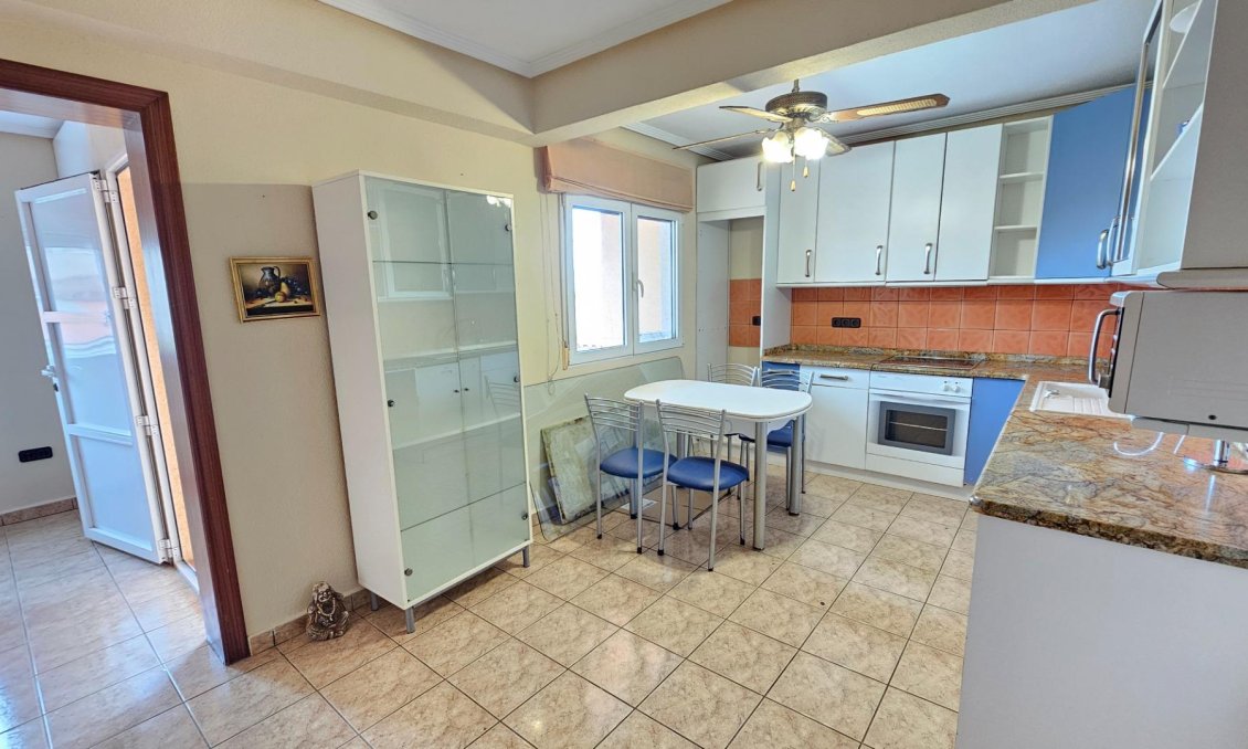 Resale - Villa -
Torrevieja - El Chaparral