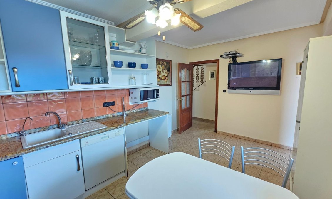 Resale - Villa -
Torrevieja - El Chaparral